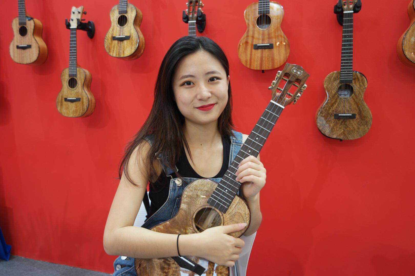 Haeun Jang with Soltech Guitar